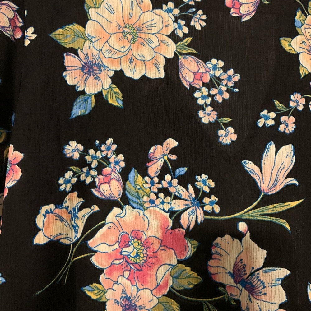 Colorful Black floral top - Picture 3 of 3